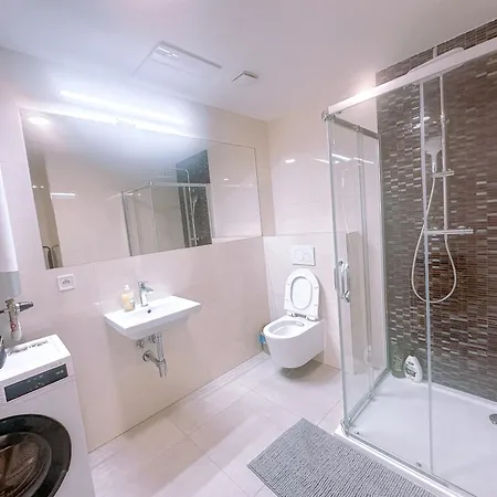 Modern In Old Town Apartment