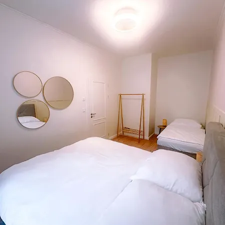 Modern In Old Town Apartment